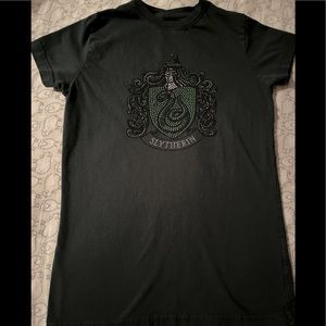 HARRY POTTER SLYTHERIN SHIRT DARK FOREST GREEN PHOTOS DONT SHOW BUT IT IS NICE